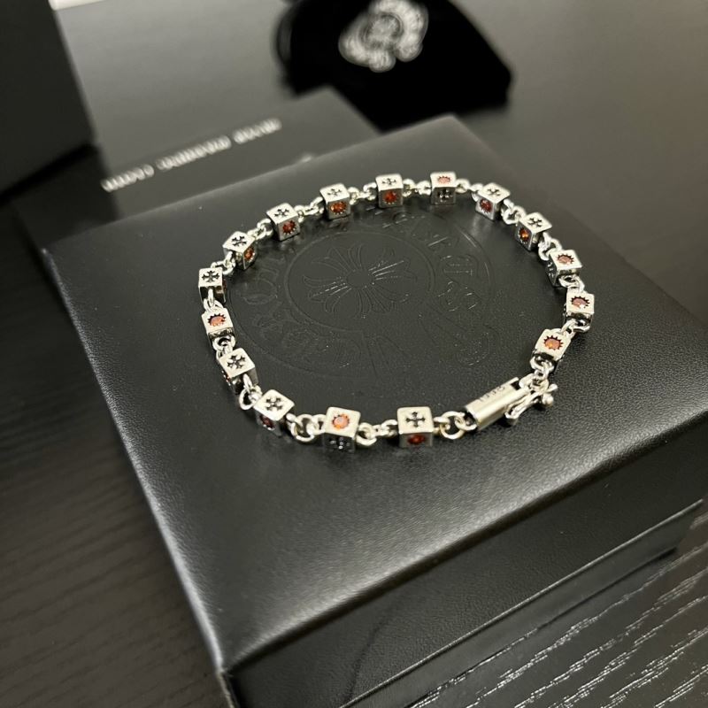 Ch**me He**ts necklaces